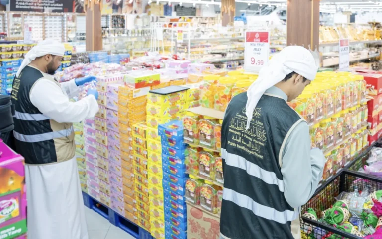 Ajman confirms its readiness to welcome the month of Ramadan and intensifies monitoring of food establishments