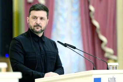 فاينانشال تايمز: زيلينسكي يدرس إعلان انتخابات رئاسية واستفتاء في 24 فبراير