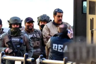 فضيحة تهز كاراكاس.. اتهامات لمادورو بمنح جوازات سفر فنزويلية لكارتيلات المخدرات المكسيكية