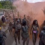 وداعًا للألوان والبريق.. كرنفال الطين يقلب موازين الاحتفالات فى البرازيل ويجمع الفقراء والأغنياء فى مغامرة استثنائية