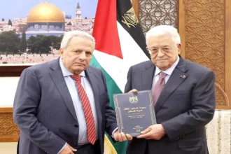 لجنة فلسطينية تنشر المسودة الأولى للدستور المؤقت