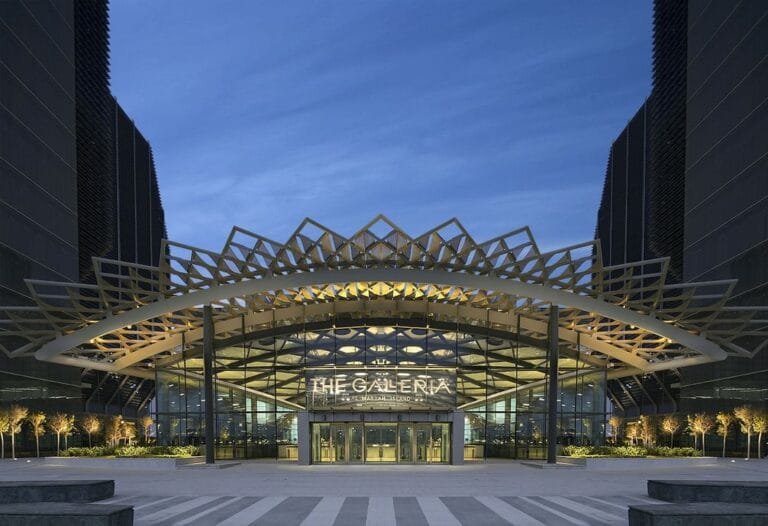 بأصول قيمتها 10 مليارات درهم.. "الدار" و"مبادلة" تكملان شراكتهما لتأسيس كيان رائد للتجزئة في أبوظبي