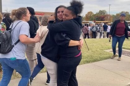 متحولة جنسياً تقتل أفراد أسرتها وتشن هجوماً دمويّاً على مدرسة بكندا