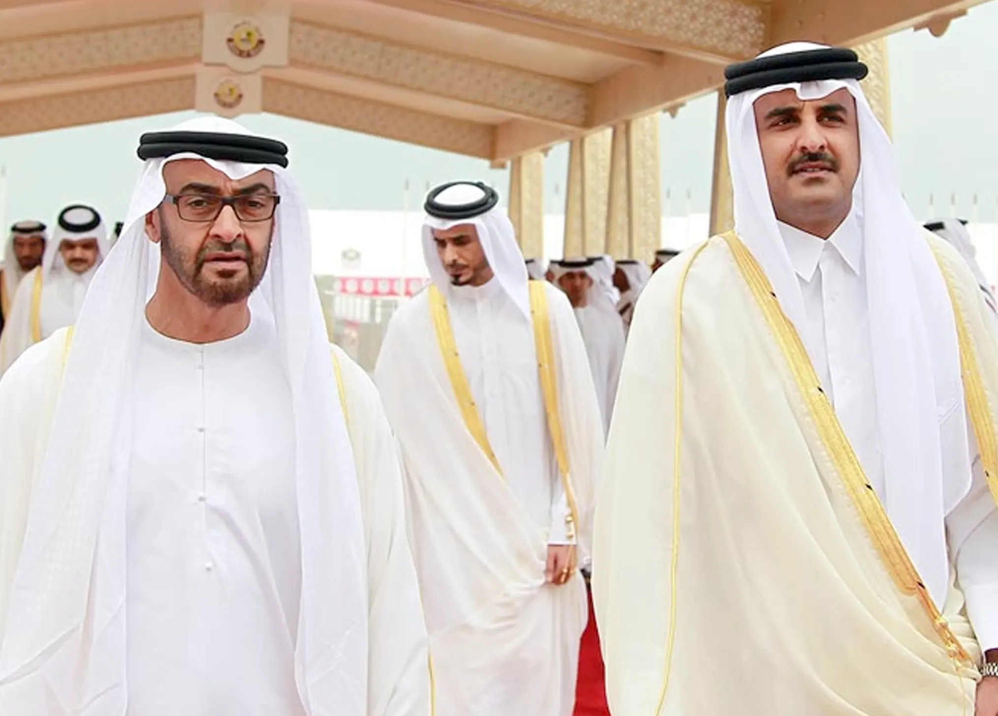 Abu Dhabi celebrates Gulf brotherhood… Mohammed bin Zayed receives the Emir of Qatar with royal warmth!