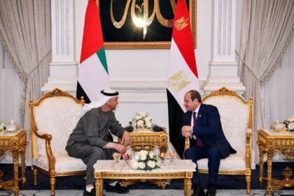 محمد بن زايد يستقبل السيسي في أبوظبي