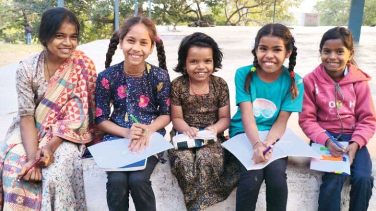 It included 900 bids for participants in 131 countries. The charity auction for «Emirates Skywards» raises 8.8 million dirhams