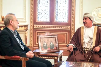 مستشار إيراني رفيع يزور عُمان مع اقتراب استئناف محادثات طهران وواشنطن