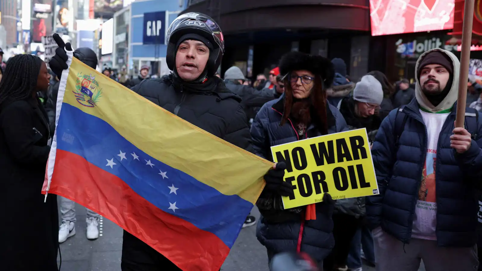 Caracas is ablaze with anger… Massive demonstrations condemn what they describe as Washington’s detention of Maduro