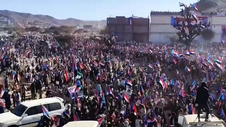 الضالع تجدد التفويض للزبيدي وتعلن سقوط "حلول الوصاية" واستمرار معركة الاستقلال