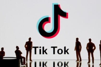 أوروبا تضغط على تيك توك.. بروكسل تطالب بتغيير التصميم وسط مخاوف الإدمان الرقمى وحماية المستخدمين