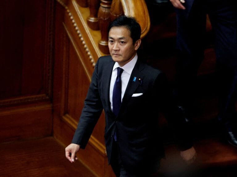 رئيس الائتلاف الأصغر في طوكيو: استقلال بنك اليابان "خط أحمر" وتعليق ضريبة الغذاء قادم