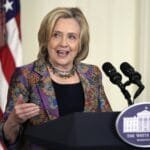 هيلاري كلينتون تنفي علمها بأنشطة إبستين الإجرامية وتدعو لاستجواب ترامب تحت القسم