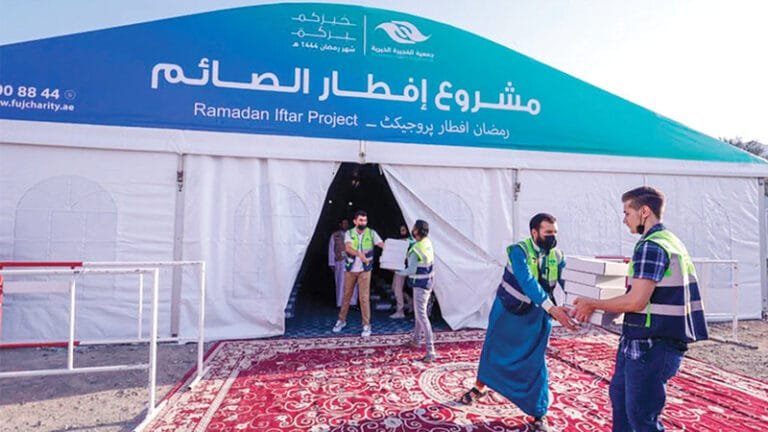 لتوزيعها في الفجيرة.. 44 أسرة منتجة تُعدّ 2800 وجبة رمضانية يومياً