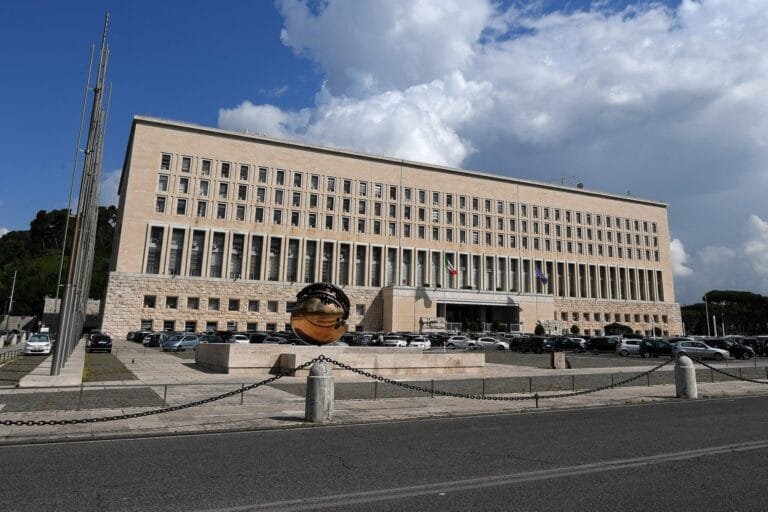 Italy raises its voice: categorically rejects Israeli attacks in the West Bank and warns against escalation.