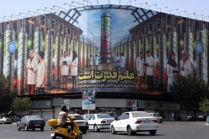 إيران تُسدل الستار على إنجازاتها الدفاعية: وزارة الدفاع توقف الكشف لأسباب أمنية