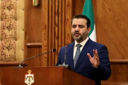 وزير الخارجية السوري يلتقي نيجرفان بارزاني على هامش مؤتمر ميونيخ للأمن