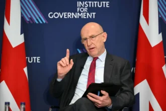 "هيلى يقترب من داونينج ستريت".. تليجراف تكشف كواليس صعود وزير الدفاع كأبرز المرشحين لخلافة ستارمر وسط تحولات داخل حزب العمال