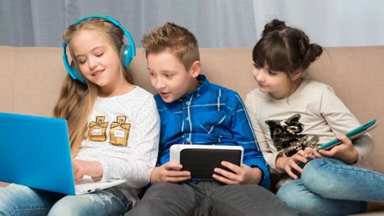 أوروبا تتجه لحظر «السوشيال ميديا» على الأطفال.. تشريع جديد يشعل الجدل