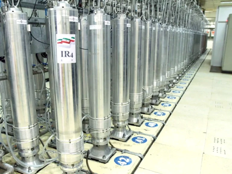وول ستريت جورنال: طهران ترفض وقف تخصيب الوقود النووي خلال محادثات مسقط