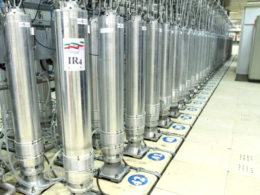 وول ستريت جورنال: طهران ترفض وقف تخصيب الوقود النووي خلال محادثات مسقط