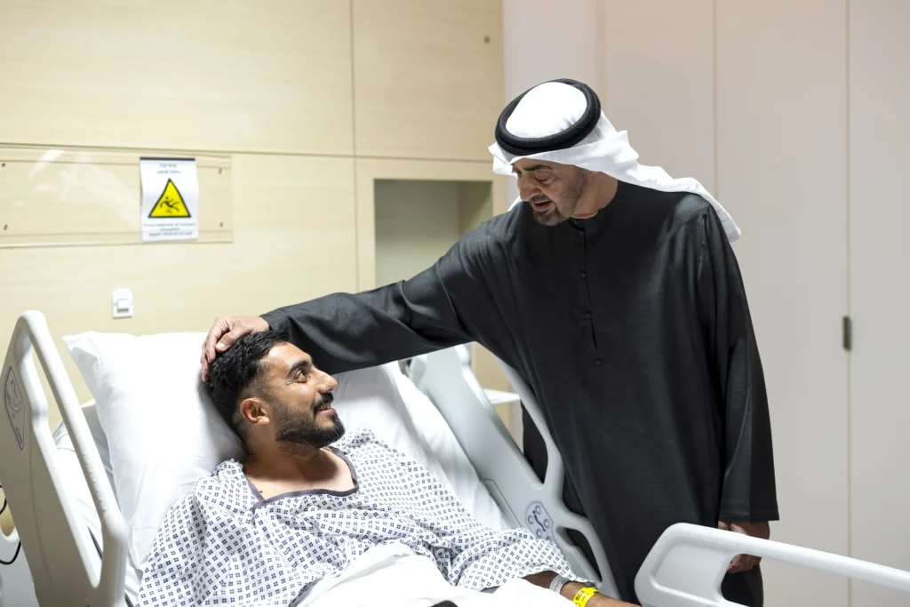 الإمارات..رئيس الدولة يزور مصابي الاعتداءات الإيرانية