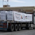 "الفارس الشهم 3".. دخول القافلة 328 محملة بـ "كسوة الأمل لأطفالنا في غزة"