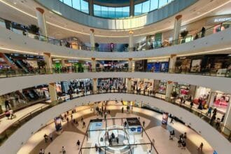 العروض والفعاليات تنشط السياحة الداخلية في الإمارات خلال عيد الفطر