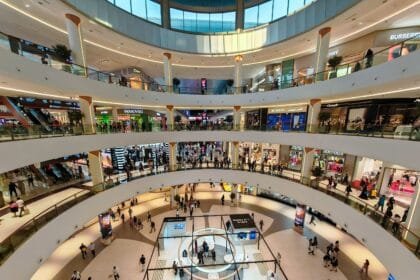 العروض والفعاليات تنشط السياحة الداخلية في الإمارات خلال عيد الفطر