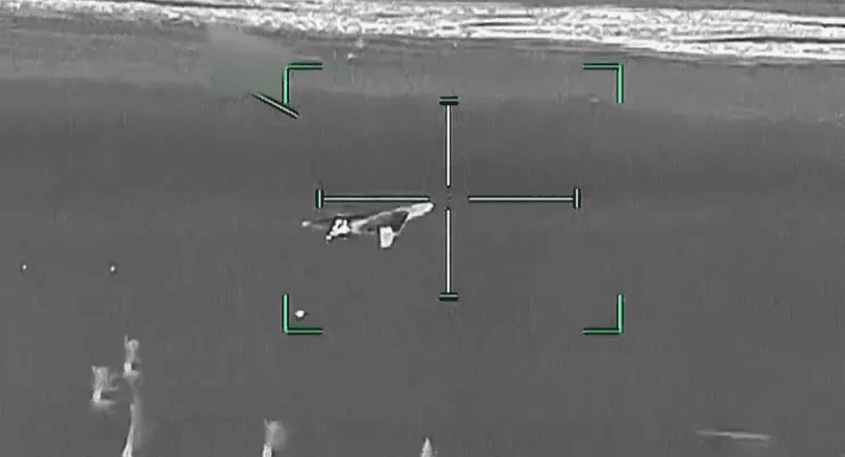 نسور السماء.. الدفاعات الجوية الإماراتية تتعامل مع 13 صاروخاً باليستياً و27 طائرة مسيرة