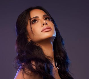 آمال ماهر تستعد لإحياء حفلها في باريس