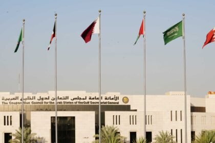المجلس الوزاري الخليجي يدين “بأشد العبارات” هجمات إيرانية صاروخية ومسيرات على دول المجلس ويؤكد حق الرد وفق المادة 51