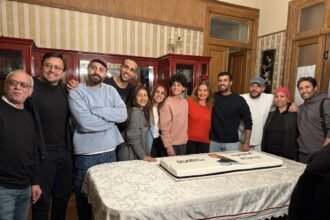 صناع"قلب شمس" يحتفلون بعيد ميلاد يسرا