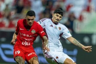 التعادل يحسم قمة شباب الأهلي والوحدة في الدوري الإماراتي للمحترفين