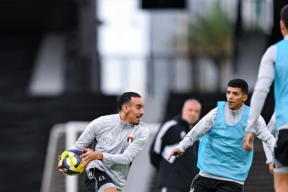 معسكر أبوظبي يشتد.. منتخب الإمارات يرفع نسق الاستعداد ويحدد وديتين للوصول إلى الجاهزية