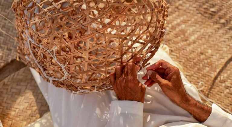 دعماً للصناعات الإبداعية وتعزيزاً للهوية الوطنية.. وزارة الثقافة تطلق "جائزة الحرف الإماراتية – اصنع في الإمارات"