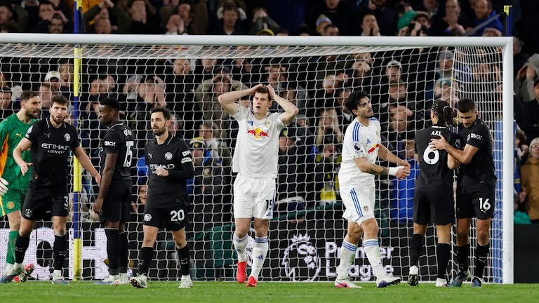 مانشستر سيتي ينتزع فوزًا صعبًا من ليدز ويواصل مطاردة الصدارة بالبريميرليج