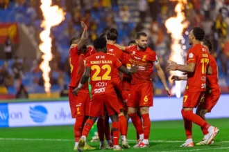 القادسية يقلب الطاولة على الأهلي بثلاثية مثيرة في الدوري السعودي