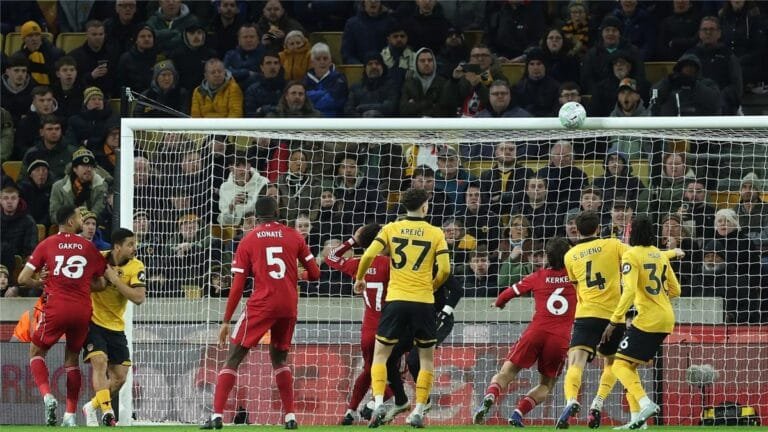 في الوقت القاتل.. ليفربول يسقط أمام وولفرهامبتون بالدوري الإنجليزي (فيديو)