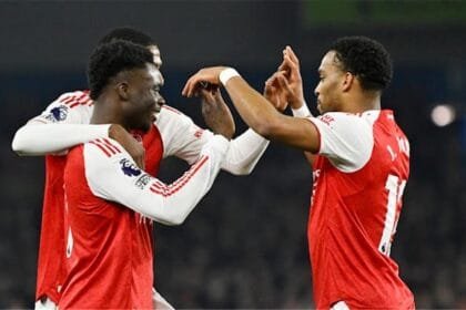 آرسنال يهزم برايتون ويُحكم قبضته على صدارة الدوري الإنجليزي