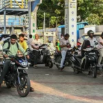 Fuel crisis in India: Long queues and people sleeping outside gas stations
