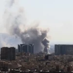 Israel launches a large-scale attack on Tehran, targeting 1,000 missile production facilities