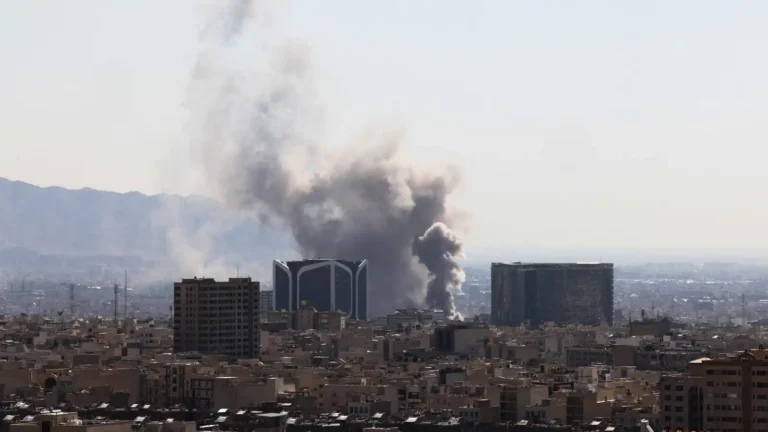 إسرائيل تشن هجوما واسعا على طهران وتستهدف 1000 منشأة لإنتاج الصواريخ