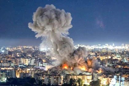 إسرائيل تصعد الهجمات على بيروت وتلمح إلى حملة طويلة الأمد