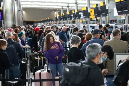 إلغاء مئات الرحلات الجوية حول العالم بسبب الهجوم الإسرائيلي على إيران