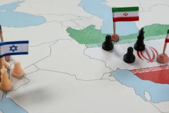 إيران بين الانقسام والضغط الدولي.. من يملك القرار؟