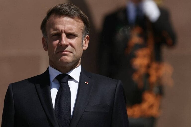 Macron is in contact with the leaders of the UAE, Qatar and Oman regarding Iran and the regional situation.