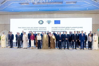 اجتماع عاجل بين الخليج وأوروبا.. تحرك دولي لاحتواء انفجار المنطقة