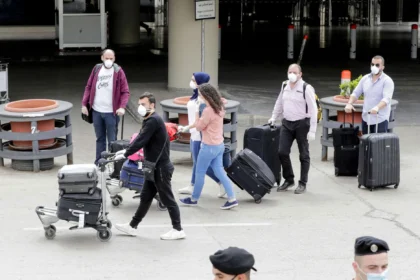 Iraq begins evacuating the first batch of stranded citizens from Beirut to Amman to facilitate their return.