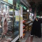 إيران تعلن إجراءات عاجلة لتأمين الغذاء وتحذر من استهداف المناطق السكنية