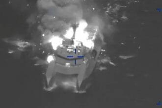 القيادة الوسطى الأميركية تنشر صوراً لاستهداف سفن حربية إيرانية